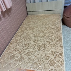 シングルベッド木製マット付きの画像