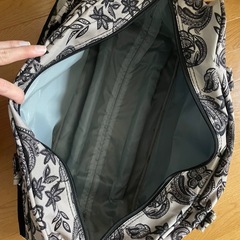 キャリーケースとボストンバックの画像