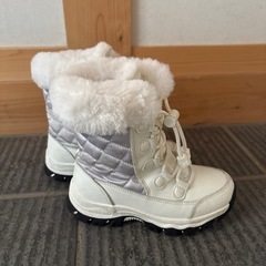 女の子スノーブーツの画像