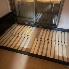 ベッドフレーム　セミダブルの画像