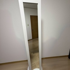 【美品】ニトリ ハンガーラック付き 回転式スタンドミラー　ホワイトの画像