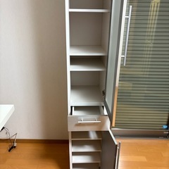 食器棚の画像