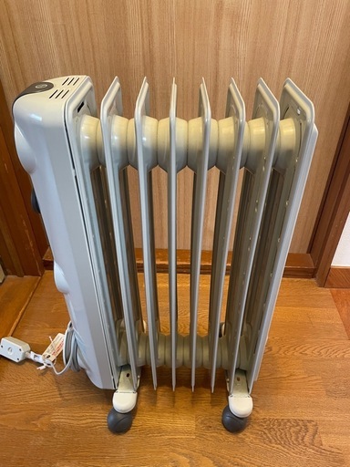 デロンギ オイルヒーター アンティーク 廃盤品、希少】DeLonghi デロンギ オイルヒーター レトロデザイン