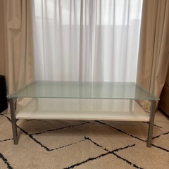 ガラステーブルの画像