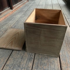 古い木の収納の画像