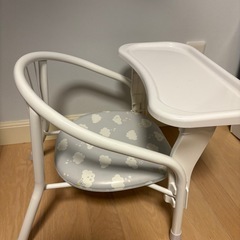 子ども椅子　テーブル付きの画像