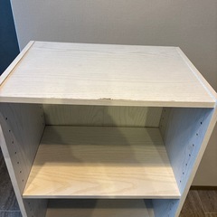  白カラーボックスの画像