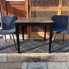 テーブル（小）と椅子2脚のセットの画像