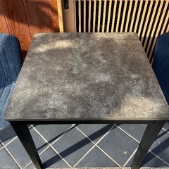 テーブル（小）と椅子2脚のセットの画像