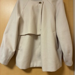 ノーカラーケープショートコートの画像