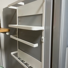 冷蔵庫横 マグネット収納ラック（ホワイト）の画像