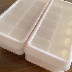 離乳食　小分け　冷凍　パック　ストック作り　キューブ　　ストッカーの画像