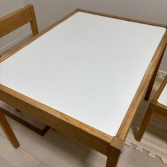 IKEA LATT子どもテーブルの画像