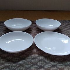 ヤマザキパン祭り　白いお皿　4枚の画像