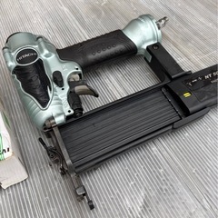 日立　常圧フィニッシュネイラ 仕上釘打機NT50AE2 ［並行輸入品］の画像