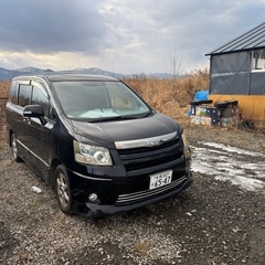 ヴォクシーの画像