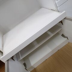 リユースのサカイ浦和店 【G134】★食器棚2枚扉 ホワイトの画像