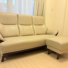 【ニトリ】３人掛けソファ&オットマンの画像
