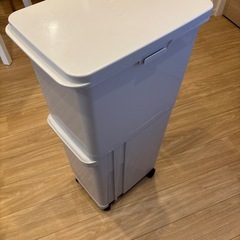 ゴミ箱の画像
