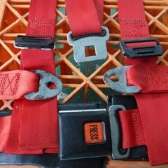 シュロス(SCHROTH) の4点式シートベルト　欠品ありの画像