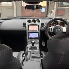 ローンは毎月12,700円～　日産　フェアレディZ　バージョンＴ　カーボンボンネット　６速ＭＴ　ＷＯＲＫ１９インチアルミホイール　ＨＰＩラジエーター　ＨＰＩエアクリーナー　社外エアロ　ＲＳＲダウンサス　ストラーダＢｌｕ－ｒａｙメモリーナビ　電動シート　シートヒーターの画像