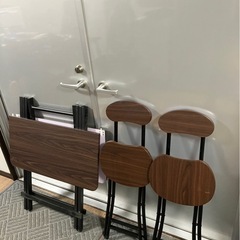 テーブルイスセットの画像