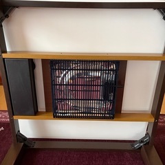 テーブル　
こたつの画像