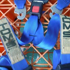 トムス(TOM’S) の4点式シートベルトです。の画像