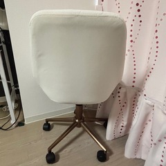アイボリー ダイヤモンドキルティング デスクチェア 白　椅子の画像