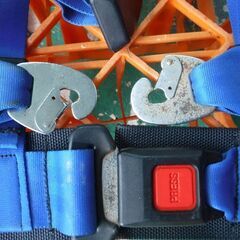 トムス(TOM’S) の4点式シートベルトです。の画像