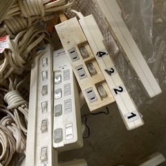 電源タップ50円〜1000円の画像