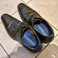 スラックス4本、靴差し上げます。の画像