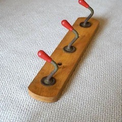 昭和レトロナチュラルウッド素材のシンプルなウォールフックの画像