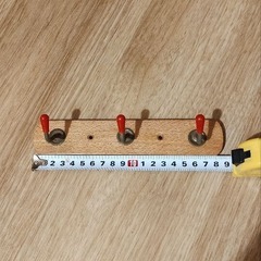 昭和レトロナチュラルウッド素材のシンプルなウォールフックの画像