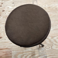 【シンプル】ニトリ　折りたたみチェア　リップル　背なしの画像