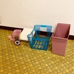 まとめて　プラスチックの雑貨の画像