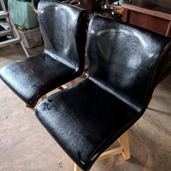 苫小牧発 ２脚セット 回転式ダイニングチェア レザー ブラック 椅子 2人暮らし カップル向けの画像