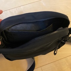 ショルダーバッグ／黒の画像