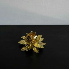 ビンテージ花形黄銅製ろうそく立て・キャンドルホルダー・クリスマスの画像