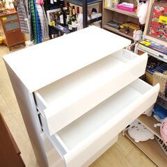 ニトリ 6段チェスト 引出し7杯 ホワイト 鏡面◆幅79.9㎝×奥行41.8㎝×高さ129㎝◆近隣配送無料 買取帝国 朝霞店の画像
