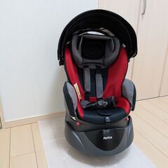 アップリカ　チャイルドシート ベルト固定　カバー洗濯済みの画像