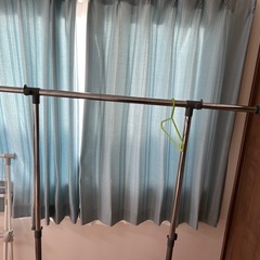 タイヤ付き伸縮物干し竿の画像