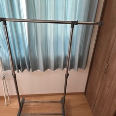 タイヤ付き伸縮物干し竿の画像