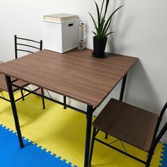 テーブル椅子3点セットの画像