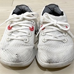 【12/25.29午前中、無料】Allbirds オールバーズ スニーカー ホワイト 23.0cmの画像