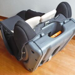 コンビ チャイルドシート　クリーニング済の画像