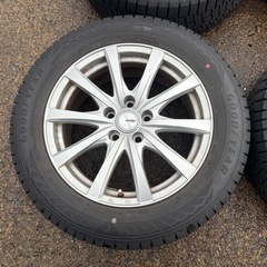 215/60R17 スタッドレスタイヤ 17インチ アルミ付4本 アルファード等の画像