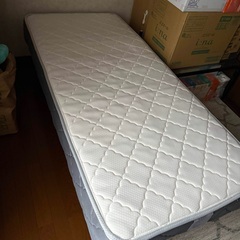 少し小さいサイズのベッドの画像