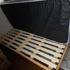 少し小さいサイズのベッドの画像