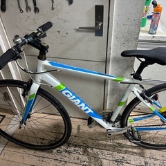GIANT　CROSTER クロスバイク ホワイト/ブルー/グリーン の画像